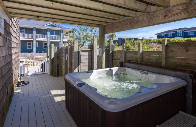 Home 75 steps from the beach with private pool, hot tub, cabana & Ping-Pong