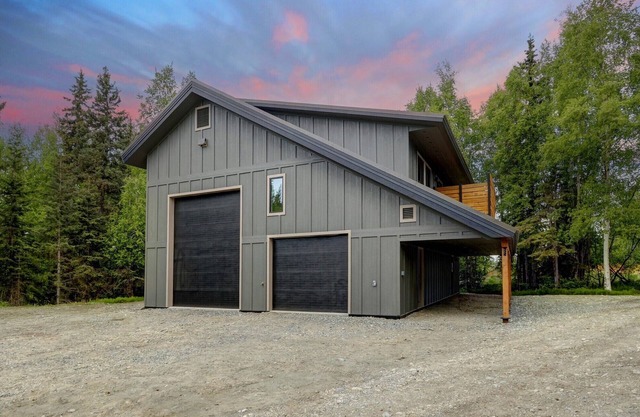 Home Away From Home: 2-bedroom apartment in superb Anchorage with WiFi