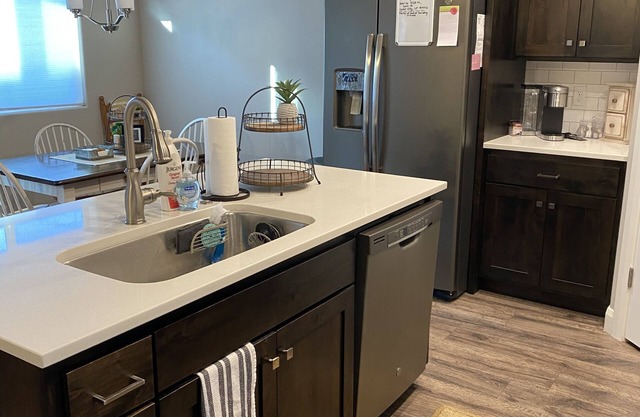 Home away from home end unit townhome w/off street parking