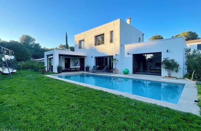 Home " Contemporary break with private pool " Elegant design and comfort