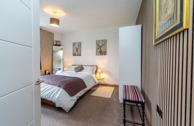 Home-from-home; 10 mins from city centre; Free on-street parking; Well-equipped