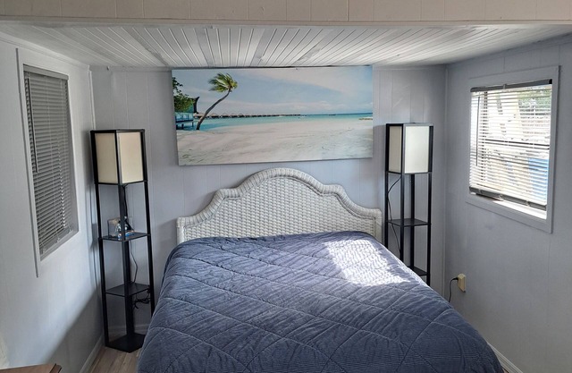 Home in Nokomis 2 bed room 2 bathroom