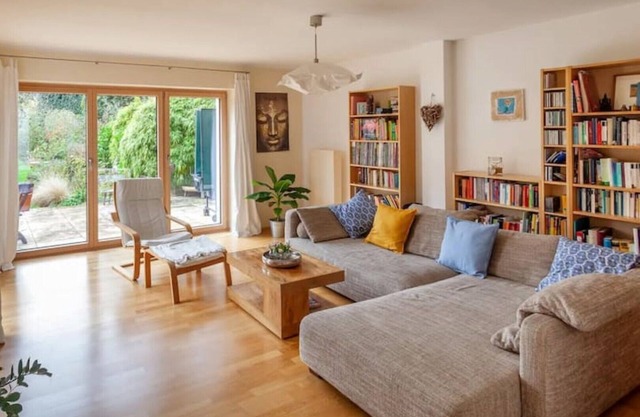 Home in paradise - private pool, award-winning dream garden, playground