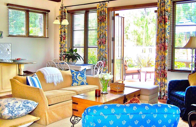 home Solana Beach Del Mar. Walk to beach, racetrack, restaurants