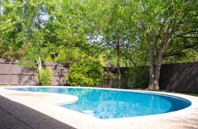 Home Sweet Home with Pool - 5 Queen beds
