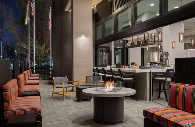 Home2 Suites By Hilton Woodland Hills