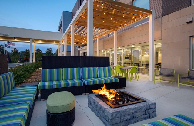 Home2 Suites By Hilton Grand Rapids Airport