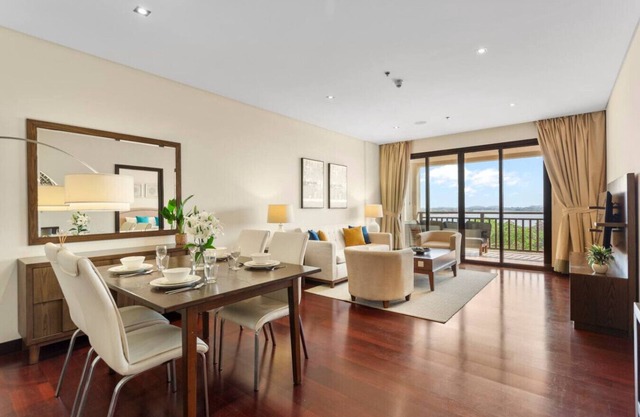Homely 1 Bedroom on Palm Jumeirah w/private beach