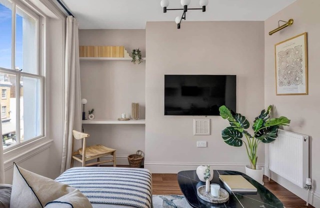 Homely and Inviting St John's Wood Apartment