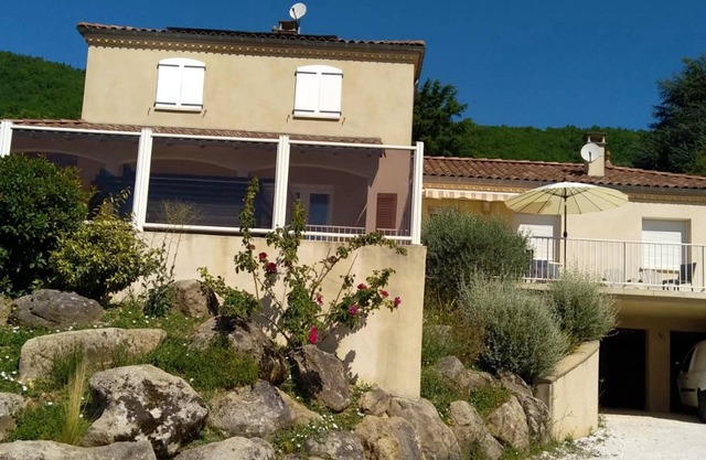 Homerez - Amazing house for 6 ppl. with shared pool and terrace at Nant