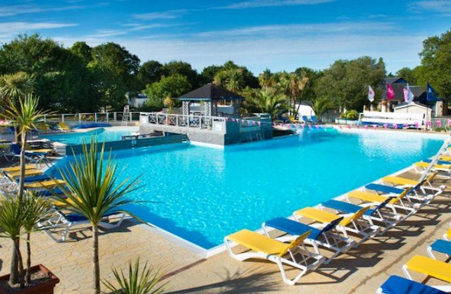 Homerez - Bungalow 7 km away from the beach for 8 ppl. with shared pool and spa