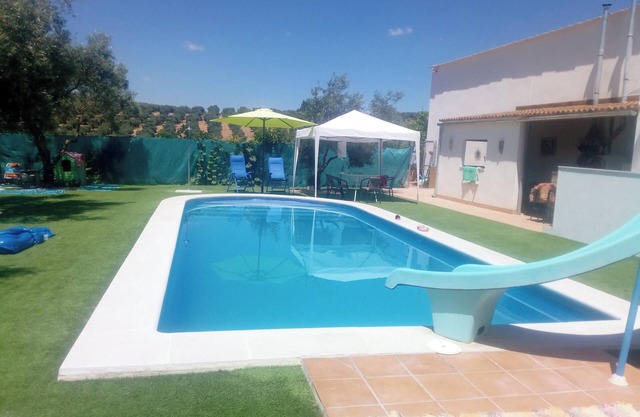 Homerez - Charming House with Pool in Montilla