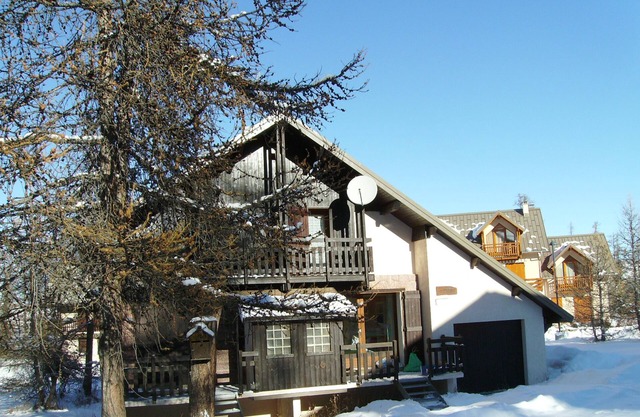Homerez - Charming Apartment with Mountain View in Risoul