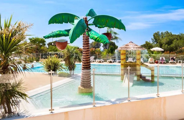 Homerez - Charming Bungalow in Saint-Raphaël, Sea View