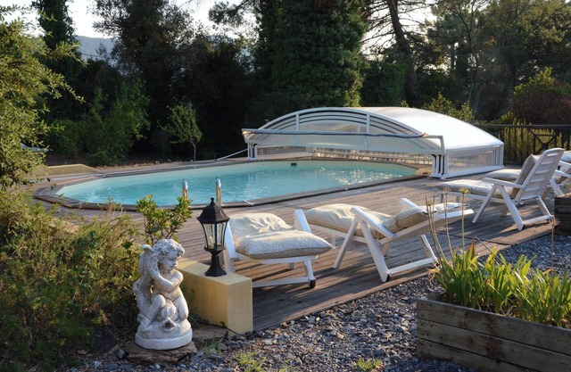 Homerez - Charming villa in La Mole with private pool