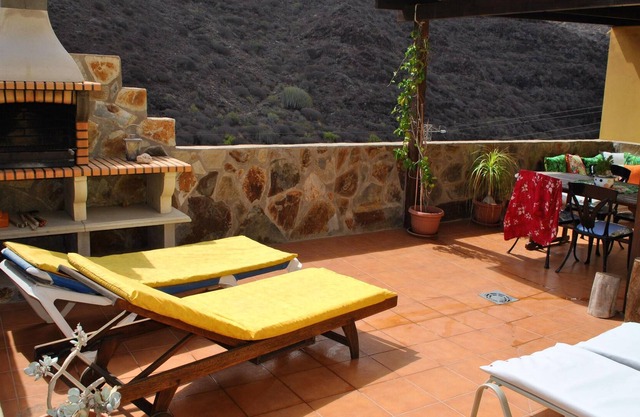 Homerez - House 4 km away from the beach for 4 ppl. with terrace at Mogán