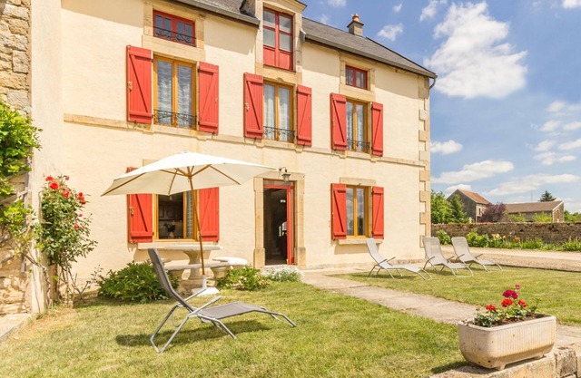 Homerez - House in Éringes, parking included