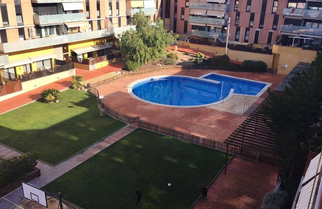 Homerez - Nice appartement for 6 ppl. with shared pool and jacuzzi at Terrassa