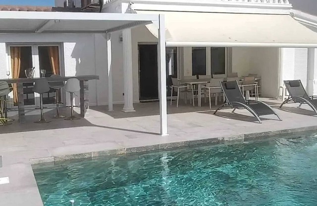 Homerez - Villa in Empuriabrava