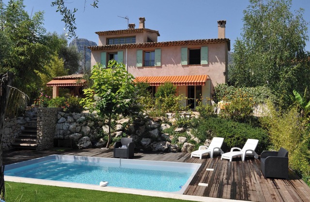 Homerez - Villa La Gaude with Pool
