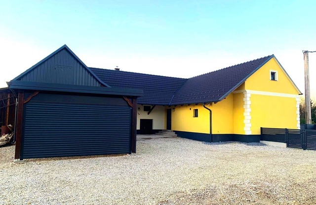 Homestead remodeled: modern relaxing retreat. Cycling, thermal spas, vineyards