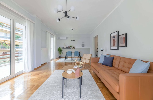 Homey 2BR Apartment in Cholargos