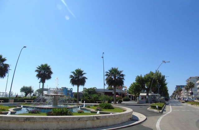 Homiday - Felicioni Alba Adriatica, Three Bedroom Apartment on the Ground Floor