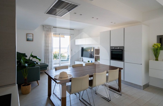 Homiday - OLYMPUS Seafront Luxury