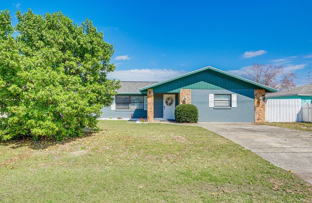Homosassa Home w/ Private Yard ~ 4 Mi to Fishing!