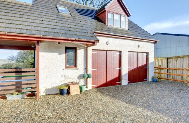 Honeypot Cwtch - Two Bedroom Apartment, Sleeps 4