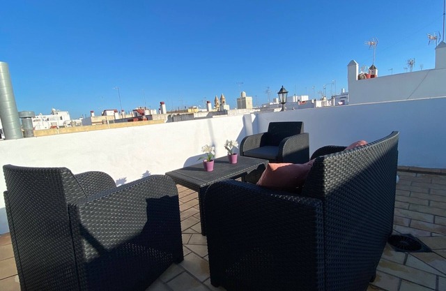 Hope's penthouse-apartment, in the heart of the city center