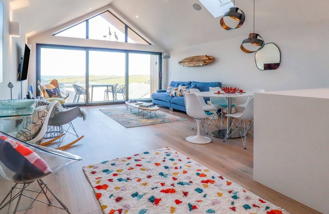 HORIZON, pet friendly, with a garden in Porth