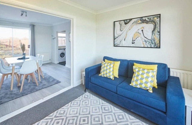 Host & Stay | Armitage Road