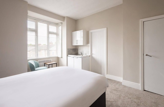 Host & Stay | Clifton Studio 2