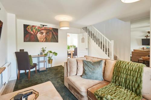 Host & Stay - Cornflower Way