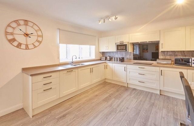 Host & Stay | Dacama @ Dene Grove