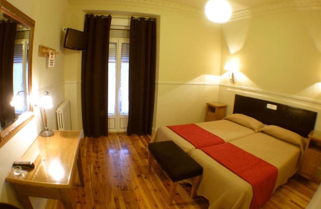 Hostal Canovas