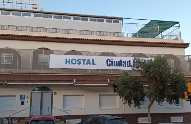 HOSTAL CIUDAD JARDIN
