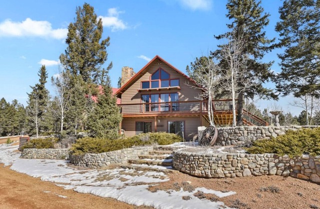 Hot tub Cabin, GAME ROOM, Pikes Peak Views
