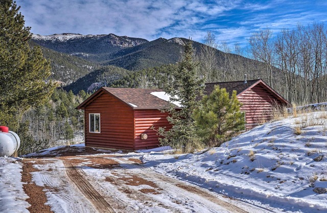 Hot Tub, Deck & Grill: Mtn-View Divide Cabin