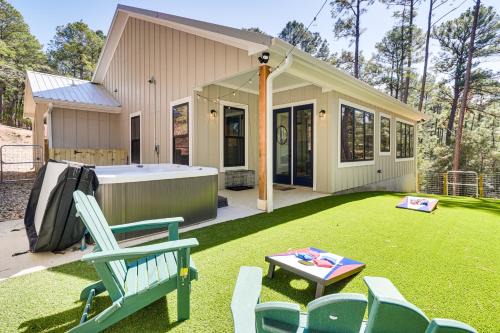 Hot Tub, Game Room and Fire Pit Evergreen Escape