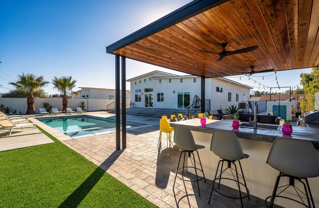 *Hot Tub Heat included* | 2 King suites | EV charger
