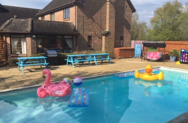 Hot Tub & Heated Pool Heaven in this Bournemouth Residence