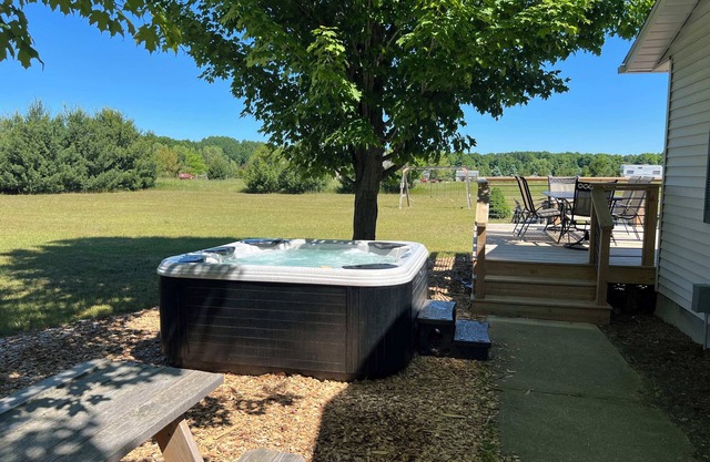 Hot Tub! | Pet Friendly! | Game Room!