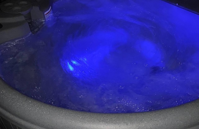 Hot Tub & Pet Friendly Chalet