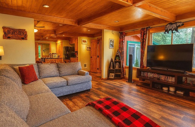 Hot Tub & Pet Friendly