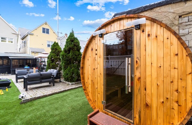 Hot Tub | Sauna | Gaming | Outdoor Grilling | NYC | EWR | Sleeps 30