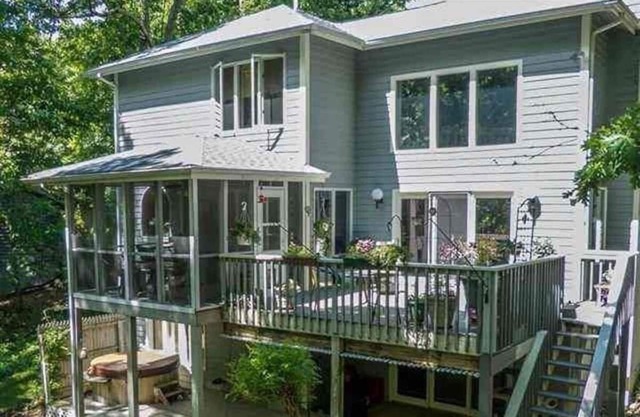 Hot Tub, Screen Porch, Grill, Privacy, Ample Parking, No Bunks, onsite Amenities