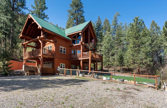 Hot Tub, Wildlife Viewing, Close to Vallecito Lake!