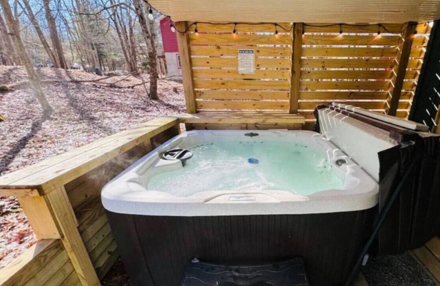 Hot Tub with Views Game Room Fire Pit
